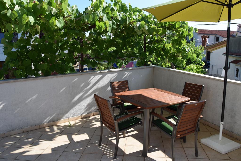 Apartment Marija With Terrace Brseč المظهر الخارجي الصورة