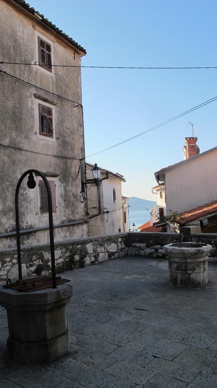 Apartment Marija With Terrace Brseč المظهر الخارجي الصورة